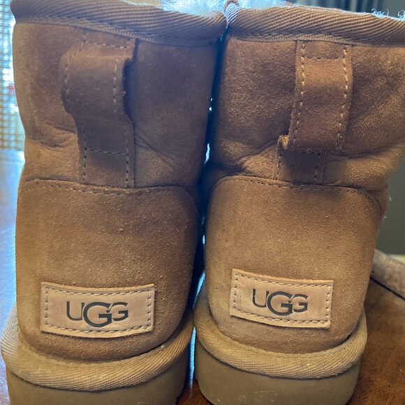 UGG Minis - Picture 2 of 5